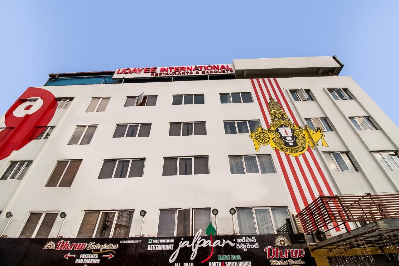 Oyo Flagship 9115 Hotel Udayee International Tirupati Eksteriør billede
