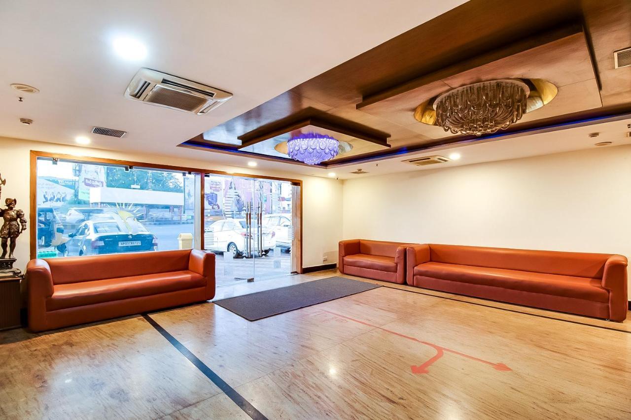 Oyo Flagship 9115 Hotel Udayee International Tirupati Eksteriør billede
