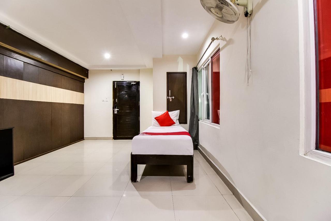 Oyo Flagship 9115 Hotel Udayee International Tirupati Eksteriør billede