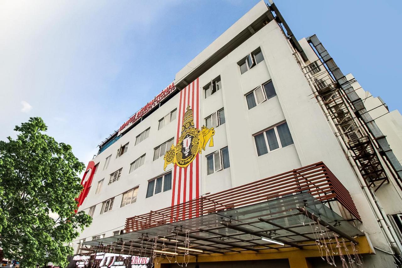 Oyo Flagship 9115 Hotel Udayee International Tirupati Eksteriør billede